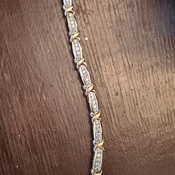 ZALE'S Diamond "X" Bracelet - Picture 7 of 14